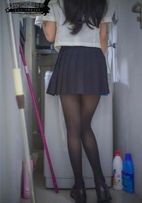 图书馆里的女友